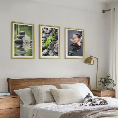 Set di quadri incorniciati con una tranquilla composizione zen di fiori e acqua