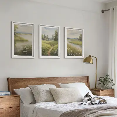 Set di quadri incorniciati paesaggio primaverile con fiume e prato
