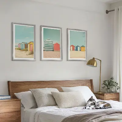 Set di 3 quadri con case colorate, spiaggia e sole