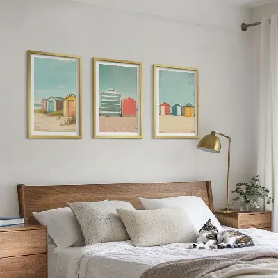 Set di 3 quadri con case colorate, spiaggia e sole