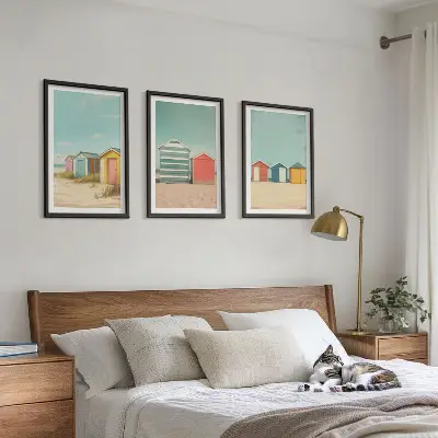 Set di 3 quadri con case colorate, spiaggia e sole