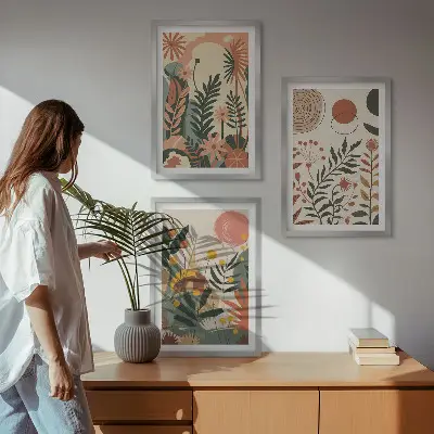 Composizione di quadri con fantasie floreali vintage in tonalità pastello