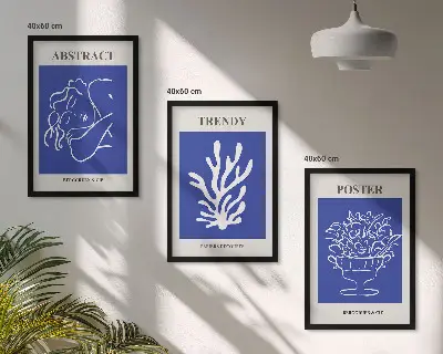 Composizione di quadri con eleganti poster blu