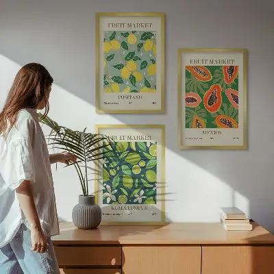 Composizione di quadri con motivi fruttati di limone e papaya