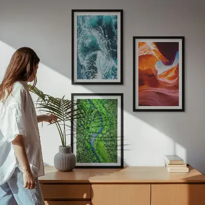 Set di 3 quadri con stampa di acqua in movimento in una foresta montana
