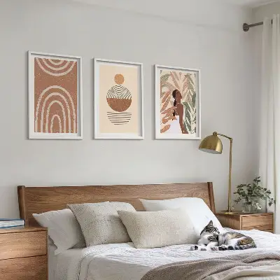Composizione di quadri con eleganti motivi e geometrie vegetali
