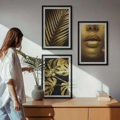 Set di 3 quadri con stampa di bocca di donna e foglie di Monstera