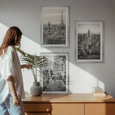Composizione di quadri vedute di Parigi e New York per scala