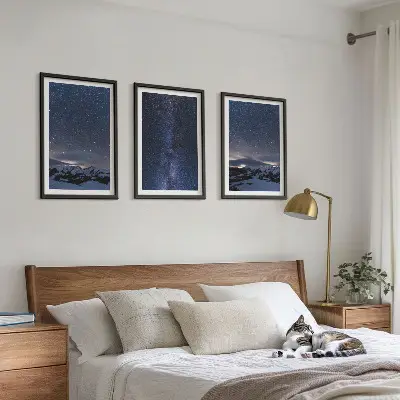 Set di quadri incorniciati con motivo cielo notturno con montagne e stelle