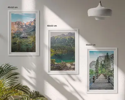 Set di 3 quadri con ponte sul lago nel paesaggio montano