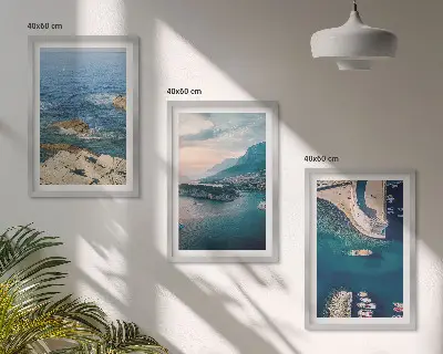 Composizione di quadri con panorami marini, scogliere e porti