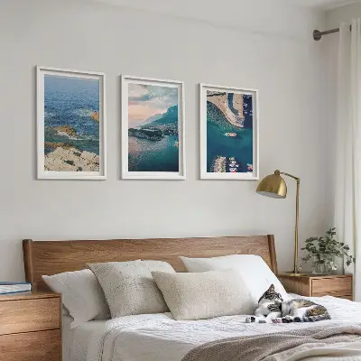 Composizione di quadri con panorami marini, scogliere e porti