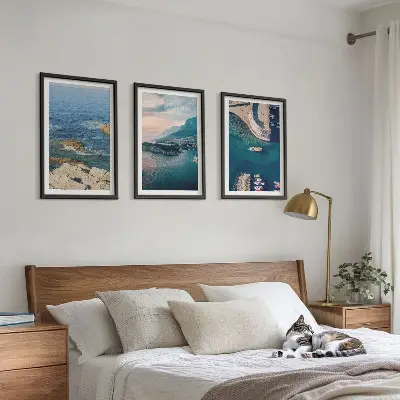 Composizione di quadri con panorami marini, scogliere e porti