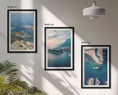 Composizione di quadri con panorami marini, scogliere e porti