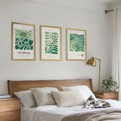 Composizione di quadri con forme di piante a foglia verde