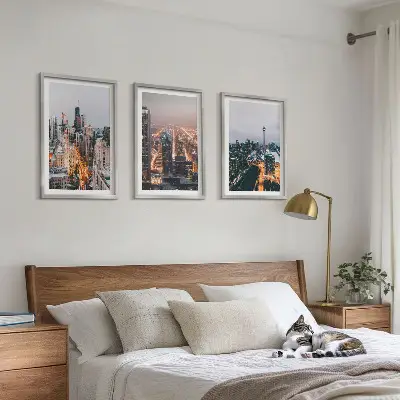 Composizione di quadri città di notte con grattacieli e luci