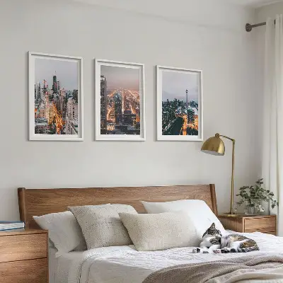 Composizione di quadri città di notte con grattacieli e luci