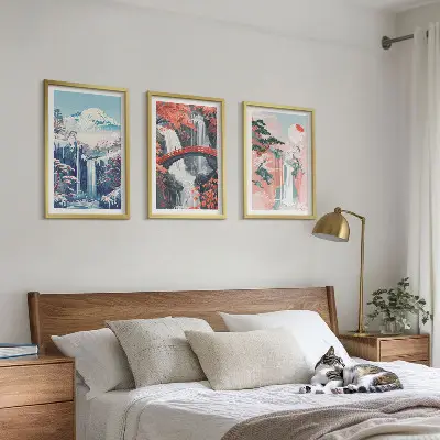 Set di 3 quadri con cascate, montagne, ponte e alberi