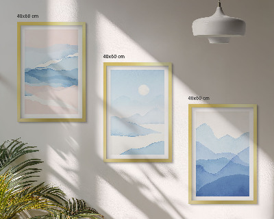 Composizione di quadri montagne blu e rosa ad acquerello