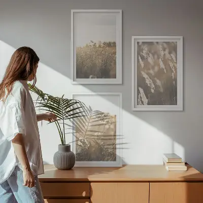 Composizione di quadri con paesaggio di erba e fiori al calore