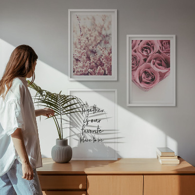Composizione di quadri Mazzi di fiori di rose con una scritta
