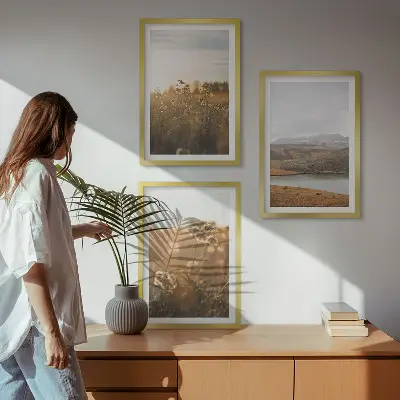 Set di 3 quadri con paesaggio di lago tra montagne e prati
