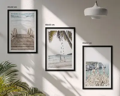 Set di quadri incorniciati altalena con scala in legno sulla spiaggia