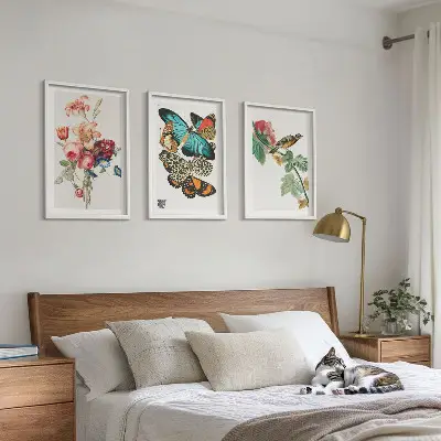 Set di 3 quadri con fiori, farfalle e uccelli in stile pastello
