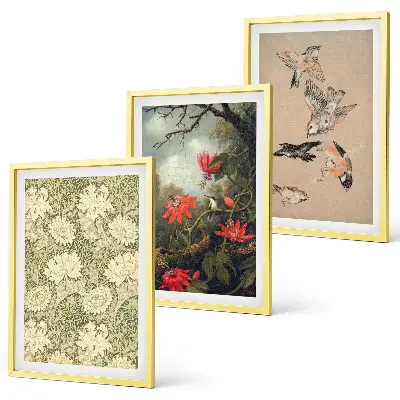 Composizione di quadri con motivi di fiori, uccelli e natura