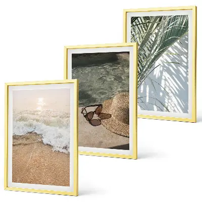 Set di quadri incorniciati con cappello da spiaggia e occhiali da sole