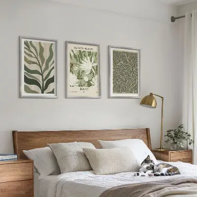 Composizione di quadri decorazioni con motivi floreali in stile boho