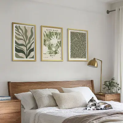 Composizione di quadri decorazioni con motivi floreali in stile boho