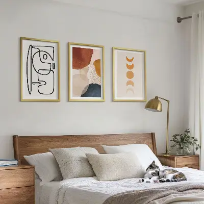 Set di quadri incorniciati con decorazioni astratte a colori