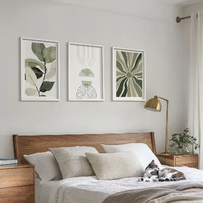 Composizione di quadri con motivi vegetali e forme geometriche