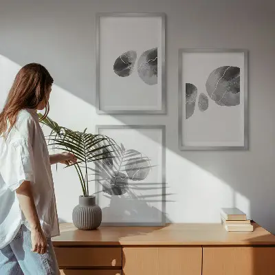 Composizione di quadri con schizzi di pittura astratta