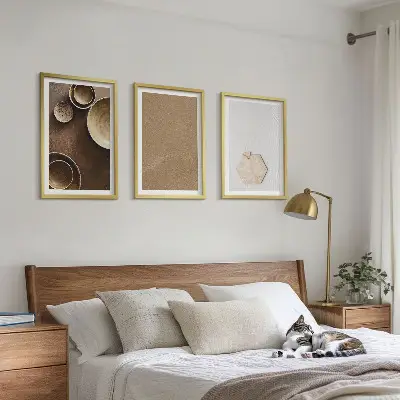 Composizione di quadri con texture e colori minimalisti