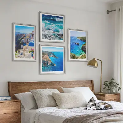 Galleria a parete con vedute greche di Santorini Oia