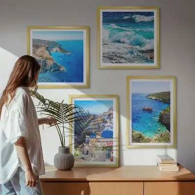 Galleria a parete con vedute greche di Santorini Oia
