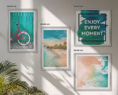 Polittico con cornice ispirazione nautica con biciclette sul mare