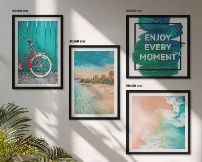 Polittico con cornice ispirazione nautica con biciclette sul mare