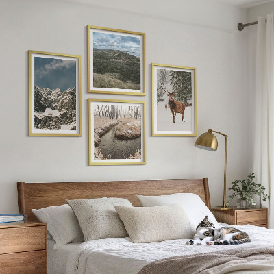 Composizione di 4 quadri Montagne, cervi delle nevi, paesaggio forestale