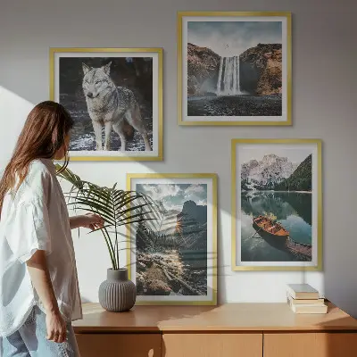 Composizione di 4 quadri con paesaggio di montagne laghi cascata e lupo