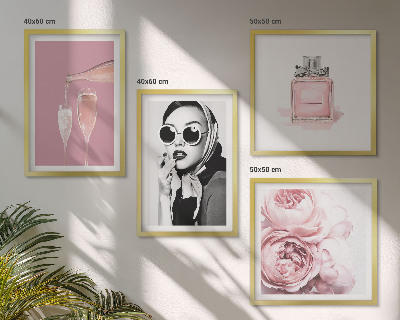 Galleria a parete Eleganti accessori rosa