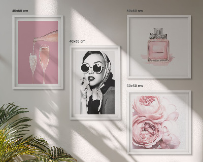 Galleria a parete Eleganti accessori rosa