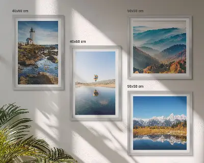 Polittico con cornice raffigurante panorami naturali con faro e montagne