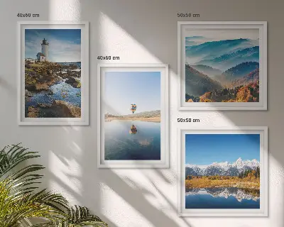 Polittico con cornice raffigurante panorami naturali con faro e montagne