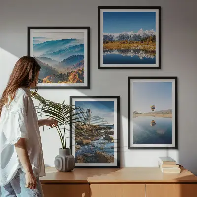 Polittico con cornice raffigurante panorami naturali con faro e montagne