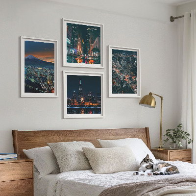 Composizione di 4 quadri Vista notturna della città dalle montagne.