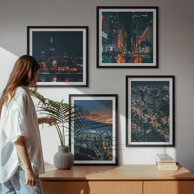 Composizione di 4 quadri Vista notturna della città dalle montagne.