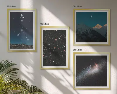Composizione di 4 quadri con stampa della costellazione del Cancro nello spazio galattico
